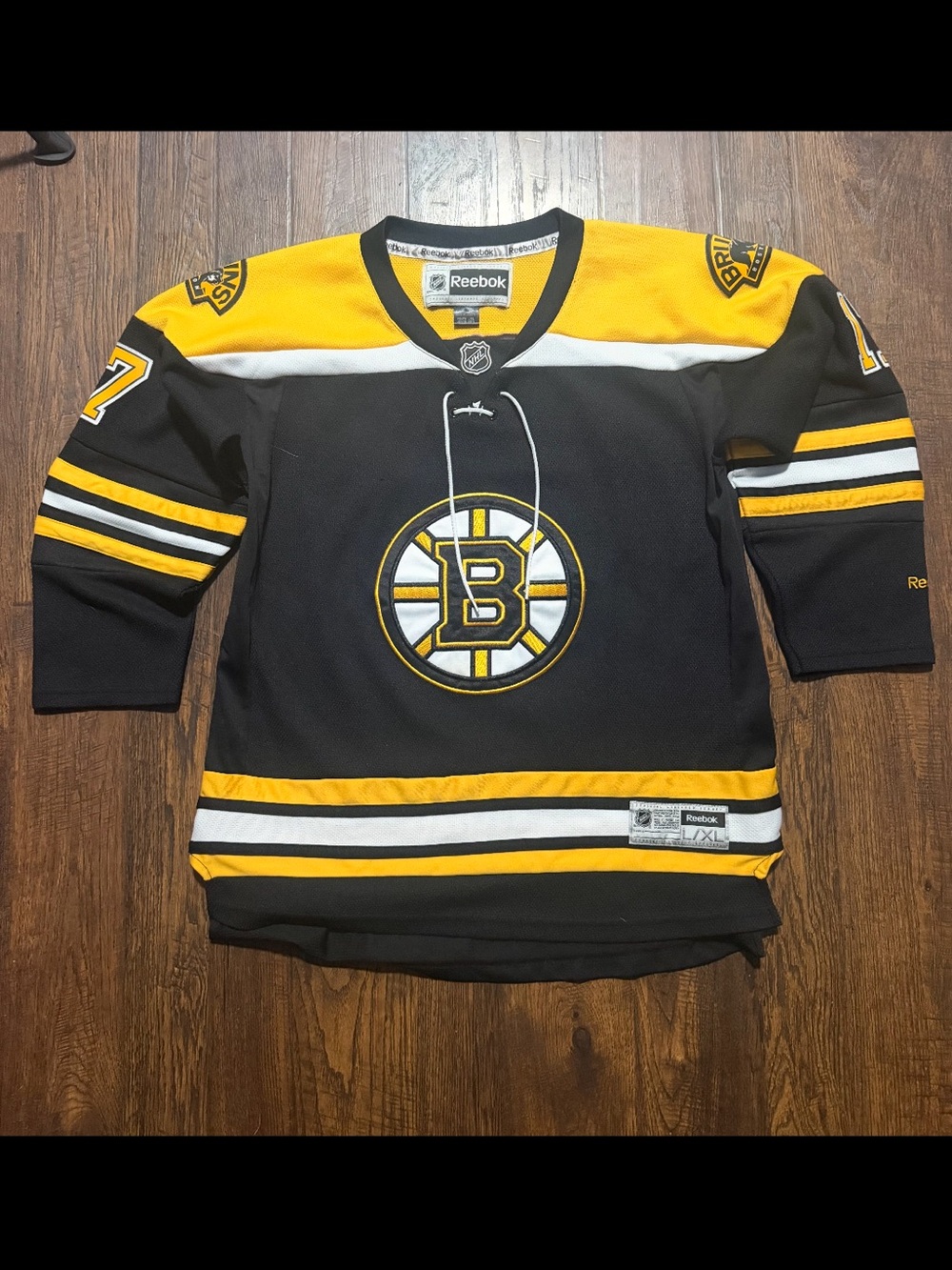 Boston bruins Milan Lucic youth Large/X-Large men’s xsmall/small jersey